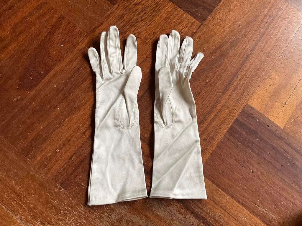 Satijnen dameshandschoenen jaren 40, Antiek en Kunst, Antiek | Kleding en Accessoires, Ophalen of Verzenden