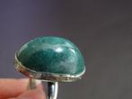 Oude ring met grote groene natuur steen jade? maat 17,5 - 18, Sieraden, Tassen en Uiterlijk, Ringen, Groen, Gebruikt, Verzenden