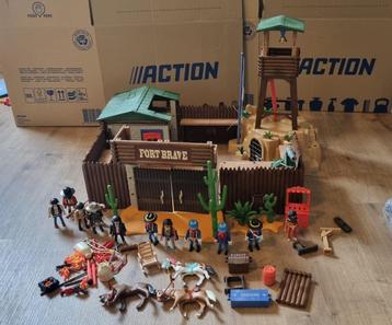 Playmobil Fort Brave cowboys en indianen beschikbaar voor biedingen