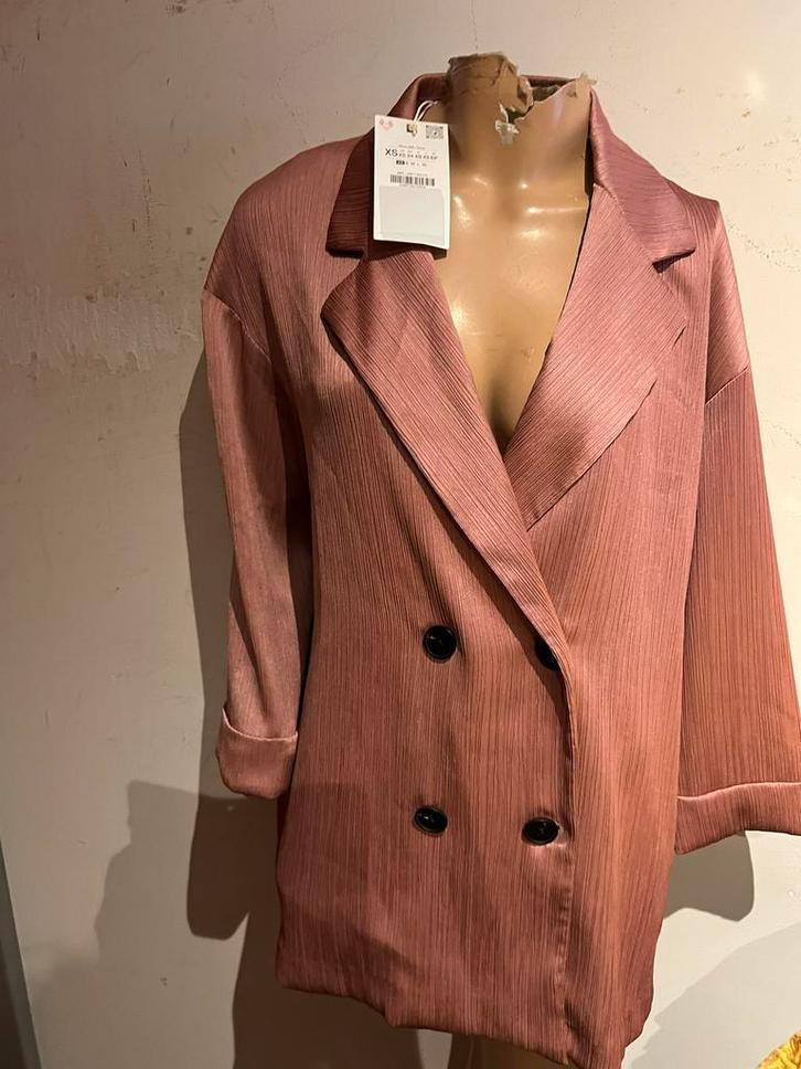 ZARA jasje maat xs oversized nieuw met kaartjes, Kleding | Dames, Jasjes, Kostuums en Pakken, Zo goed als nieuw, Jasje, Maat 34 (XS) of kleiner