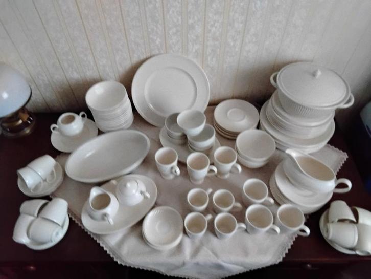 Wedgwood Edme, Huis en Inrichting, Keuken | Servies, Zo goed als nieuw, Overige typen, Wedgwood, Aardewerk, Ophalen of Verzenden