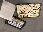Domino Single Six Color Dot - Reisspel, Hobby en Vrije tijd, Gezelschapsspellen | Bordspellen, Een of twee spelers, Ophalen of Verzenden