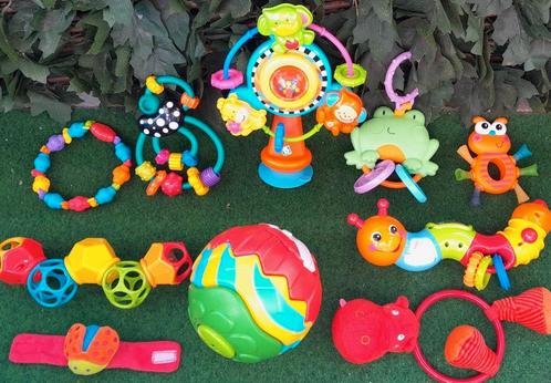 Pakket babyspeelgoed box speelgoed rammelaars enz, Kinderen en Baby's, Speelgoed | Babyspeelgoed, Zo goed als nieuw, Rammelaar