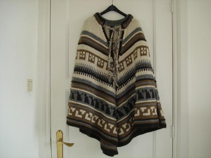 Poncho one size naturel kleuren wol of wolmix, Kleding | Dames, Truien en Vesten, Gedragen, Ophalen