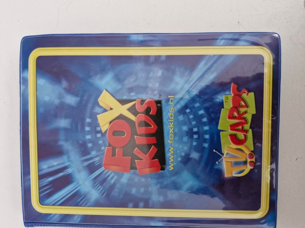 Fox Kids map + 63 kaarten, Hobby en Vrije tijd, Verzamelkaartspellen | Yu-gi-Oh!, Zo goed als nieuw, Ophalen of Verzenden