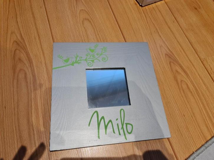 Spiegel vierkant naam Milo 25x25 cm, Kinderen en Baby's, Kinderkamer | Inrichting en Decoratie, Gebruikt, Spiegel, Ophalen of Verzenden