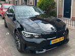 BMW 3-Serie 320i High Executive 184pk Automaat PDC Camera, Auto's, 1998 cc, Zwart, 4 cilinders, 1435 kg
