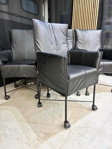 6 Montis Chaplin Stoelen - Zwart Leer met Wielen beschikbaar voor biedingen