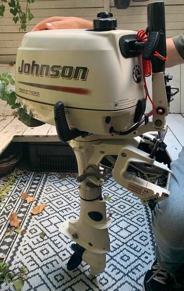 Buitenboordmotor te koop  van Johnson , In perfecte staat! beschikbaar voor biedingen