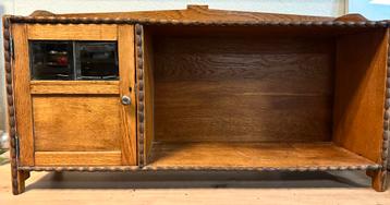 Vintage jaren 70 kastje met glas beschikbaar voor biedingen