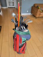 Oude golf tas retro met 9 diverse clubs en 2 ballenvangers, Ophalen, Gebruikt, Tas, Overige merken