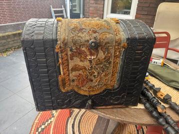 Antieke Kist 19e Eeuw - Restauratieproject beschikbaar voor biedingen