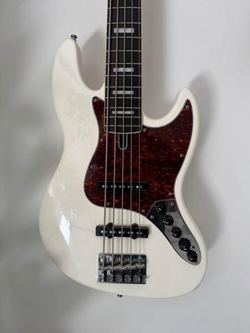 Sire Marcus Miller V5 5-snarig Antique White beschikbaar voor biedingen