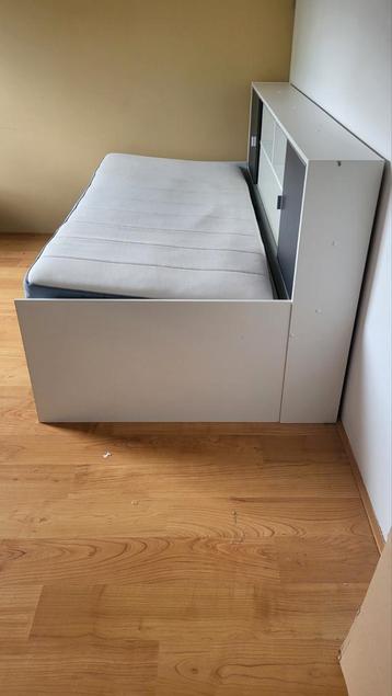 Bed met IKEA matras beschikbaar voor biedingen