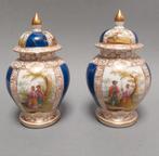 Baluster vaasjes - Duits porselein - een met randschade, Ophalen of Verzenden