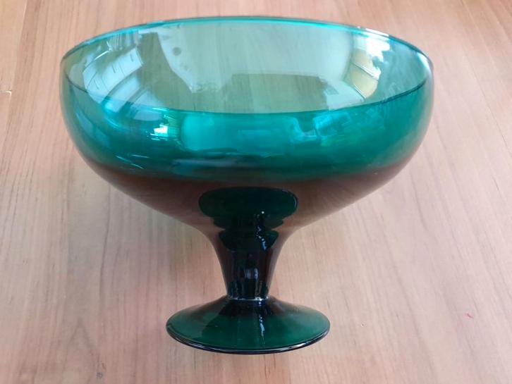 Nieuwe doorzichtige blauwgroene schaal van glas, Huis en Inrichting, Woonaccessoires | Schalen en Manden, Nieuw, Schaal, Rond