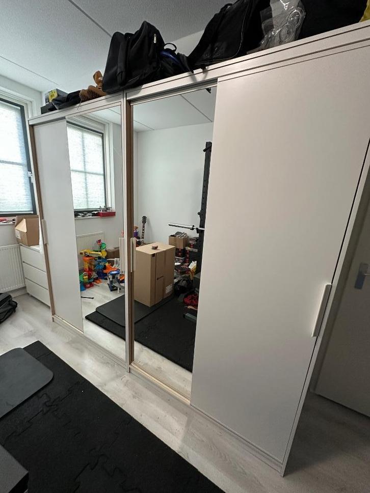 Kledingkast MORVIK 240x205x60, Huis en Inrichting, Kasten | Kledingkasten, Gebruikt, 200 cm of meer, 200 cm of meer, 50 tot 75 cm