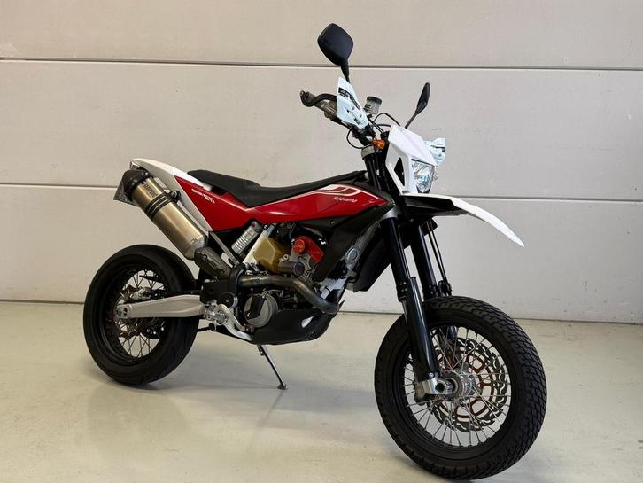 Husqvarna SMR 511 - 2012 - Supermoto, Motoren, Motoren | Husqvarna, Particulier, SuperMoto, meer dan 35 kW, 1 cilinder, Sportuitlaat