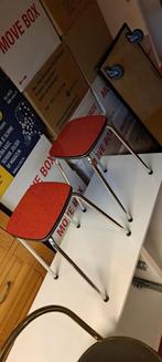 Set van 2 retro krukjes – rood blad, Ophalen of Verzenden, Zo goed als nieuw, IJzer