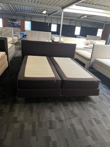 Auping boxspring 180x210 met 2 matrassen eventueel pullman  beschikbaar voor biedingen