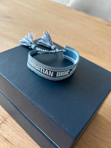 Cristian Dior armband geborduurd beschikbaar voor biedingen