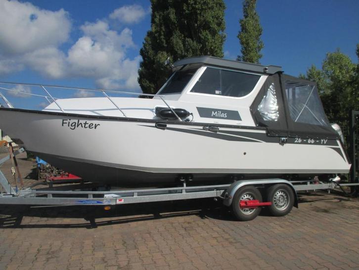 vis boot, Watersport en Boten, Vis- en Consoleboten, Zo goed als nieuw, 70 pk of meer, 6 meter of meer, Benzine, Buitenboordmotor