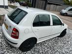 Skoda Fabia Ambiente 1.4 16V Airco|Cruise control|Bluetooth, Voorwielaandrijving, Zwart, 4 cilinders, 100 pk