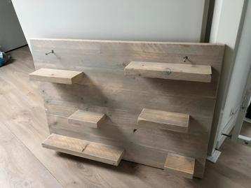 Stijgerhouten wandbord (whitewash) met 6 plankjes beschikbaar voor biedingen