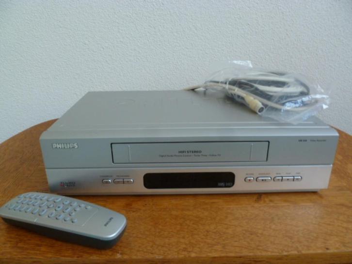 Philips videorecorder + afstandsbediening. Voor onderdelen?, Audio, Tv en Foto, Videospelers, Gebruikt, VHS-speler of -recorder
