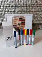 6X Origineel porsche 75 jaar textiel stiften

️, Verzamelen, Pennenverzamelingen, Overige merken, Balpen, Nieuw, Met doosje