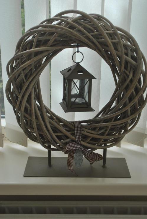 Krans met waxinelichtje op standaard, woondecoratie, Huis en Inrichting, Woonaccessoires | Kransen, Gebruikt, Ophalen of Verzenden