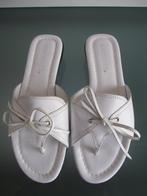 AEROSOLES nieuwe witte teenslippers 36.5, Slippers, Verzenden, Wit, Nieuw