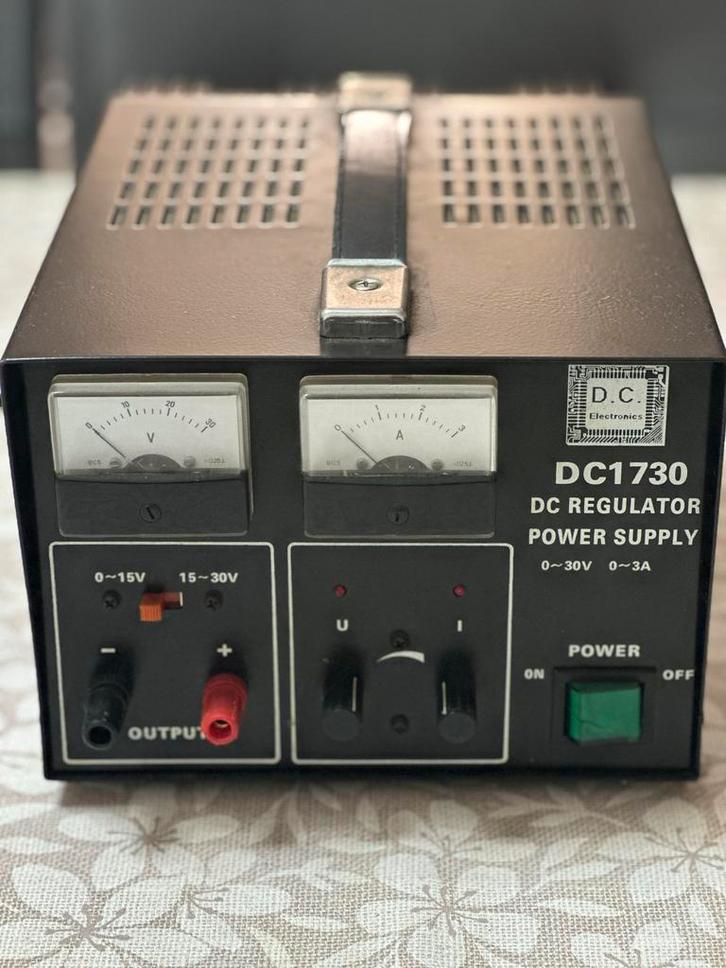 DC1730 Regelbare Voeding 0-30V 0-3A, Telecommunicatie, Zenders en Ontvangers, Ophalen of Verzenden
