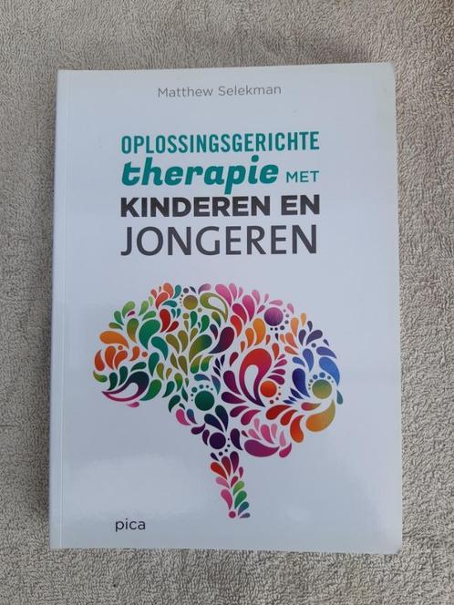 Oplossingsgerichte therapie met kinderen en jongeren, Boeken, Advies, Hulp en Training, Zo goed als nieuw, Ophalen
