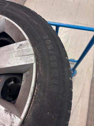 Velg en banden Citroën Berlingo beschikbaar voor biedingen