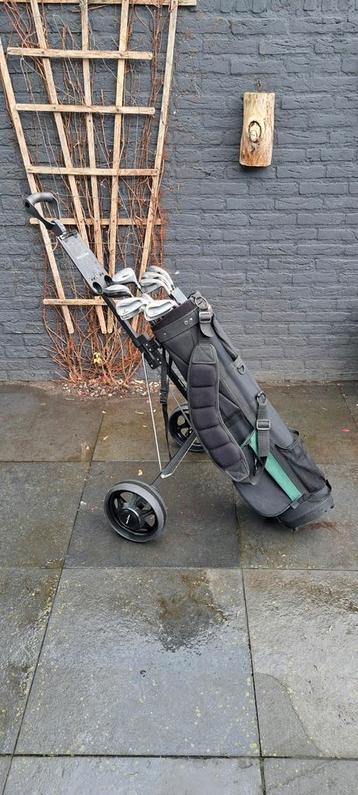Complete JOHNSEN golfset met trolley etc. beschikbaar voor biedingen