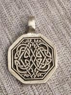 Zilverkleurige hanger met Keltische knoop, Overige materialen, Overige voorstellingen, Ophalen of Verzenden, Zo goed als nieuw