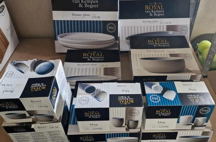 Divers ah royal van kempen en begeer servies borden kommen, Huis en Inrichting, Keuken | Servies, Nieuw, Compleet servies, Effen
