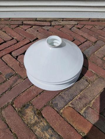 Set oude melkglazen lampenkappen (5) beschikbaar voor biedingen