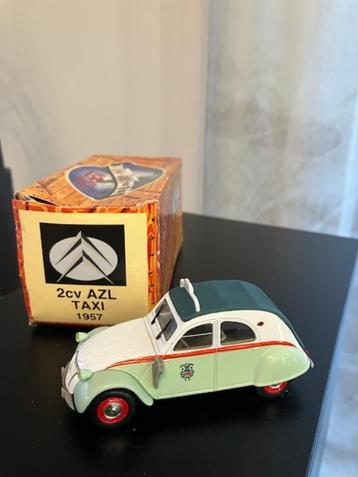 4x Citroen 2CV om uit te kiezen  prijs p/s  € 18,00  1:43 beschikbaar voor biedingen