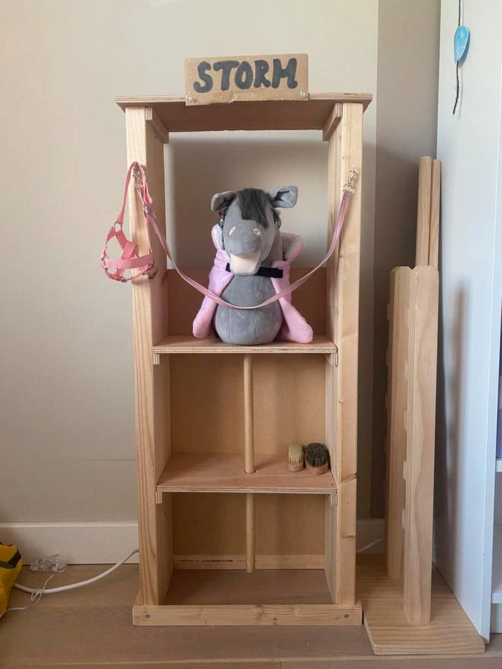 Hobby horse met stal en hindernis!, Kinderen en Baby's, Speelgoed | Buiten | Sleeën, Nieuw, Hout, Ophalen of Verzenden