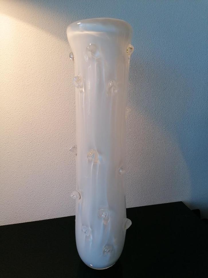 Bohemen Škrdlovice Jan Beránek Vaas Wit Frosted Spikes 1959, Antiek en Kunst, Antiek | Glas en Kristal, Ophalen of Verzenden