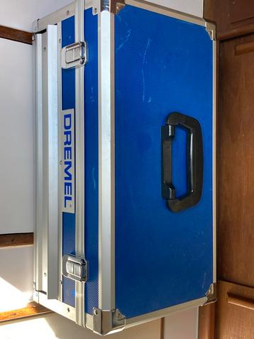Dremel 8240 met Aluminium Behuizing beschikbaar voor biedingen