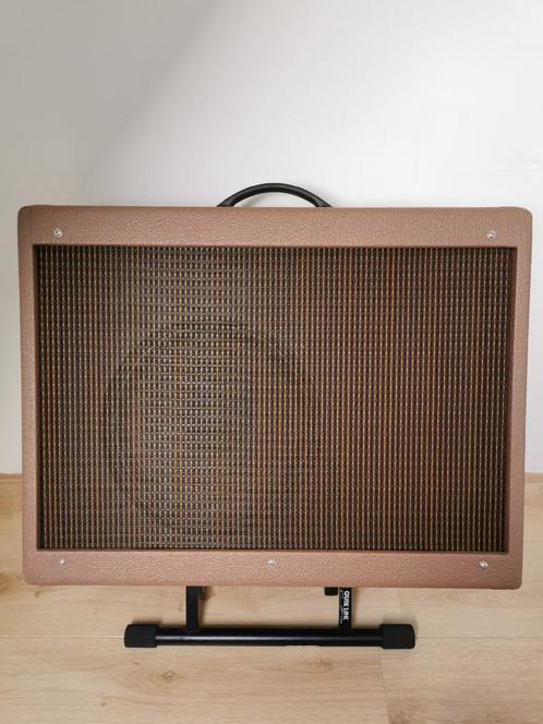 Fender Blues Deluxe Reissue – 40W buizencombo met footswitch, Muziek en Instrumenten, Versterkers | Bas en Gitaar, Zo goed als nieuw