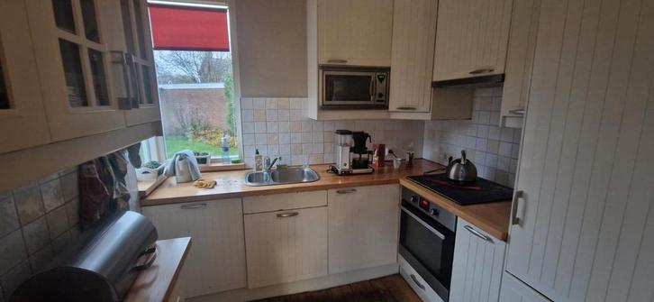 Mooie keuken met houten blad en veel ombouw apparatuur, Huis en Inrichting, Keuken | Complete keukens, Gebruikt, Enkelwandige keuken