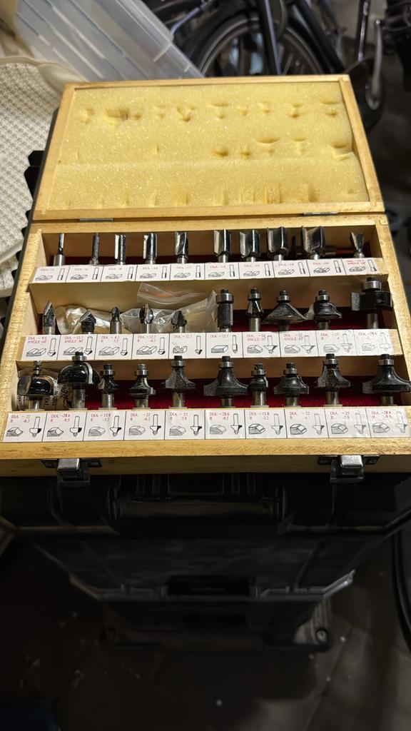 Ferm Bovenfrees + Frezenset - Zo Goed Als Nieuw!, Doe-het-zelf en Verbouw, Gereedschap | Handgereedschap, Zo goed als nieuw, Ophalen