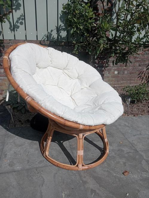 Papasan Lounge stoel. Rotan incl wit kussen. Binnen gestaan., Huis en Inrichting, Overige Huis en Inrichting, Zo goed als nieuw