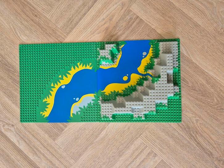 Lego bouwplaten grondplaten 3d Enchanted Island 6024px2, Kinderen en Baby's, Speelgoed | Duplo en Lego, Gebruikt, Lego, Complete set