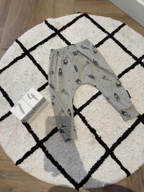 Heel goed grijs zwart Your Wishes jogger broek 74 YourWishes, Kinderen en Baby's, Babykleding | Maat 74, Zo goed als nieuw, Jongetje of Meisje