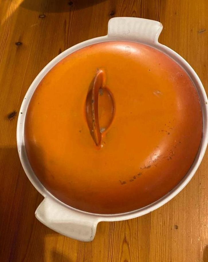 Creuset , Belgium, 3 vaksschaal met deksel 27x 22 cm  Oranje, Antiek en Kunst, Antiek | Schalen, Ophalen of Verzenden